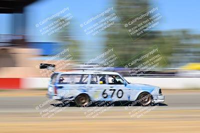 media/Sep-29-2024-24 Hours of Lemons (Sun) [[6a7c256ce3]]/StartFinish (245p-330p)/